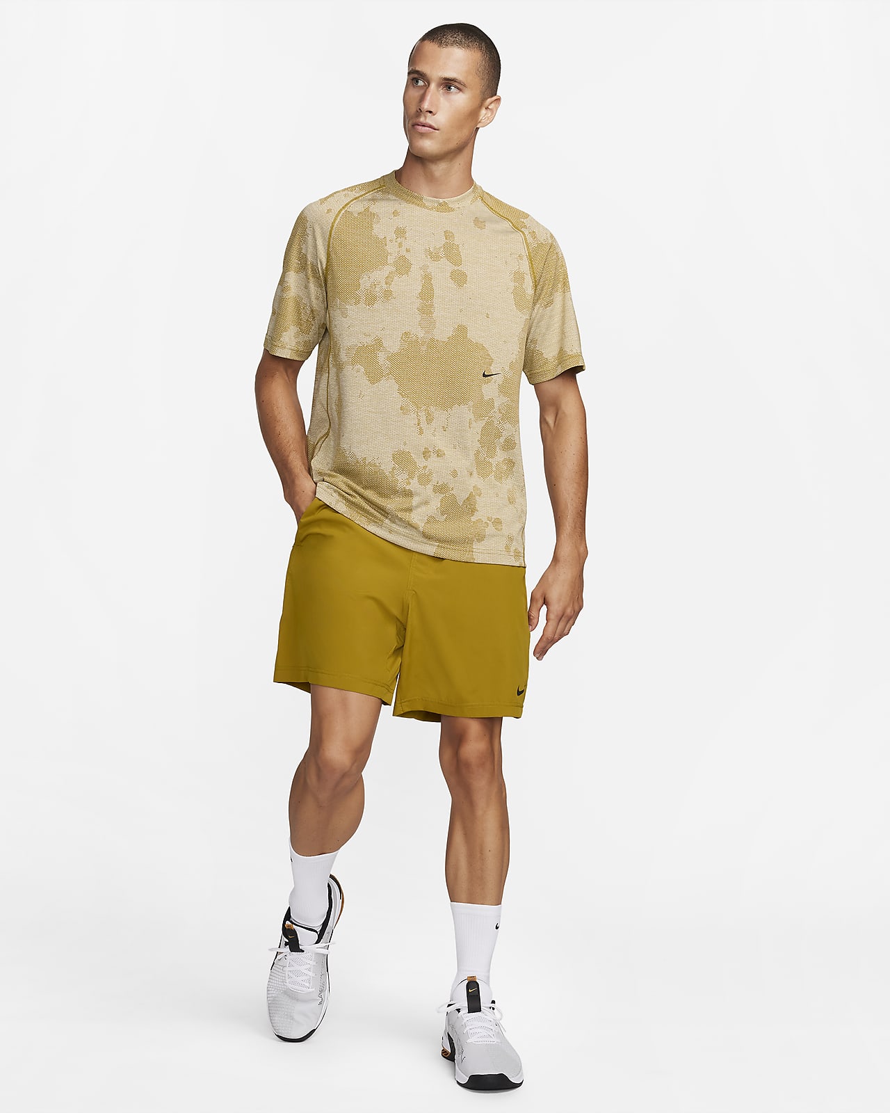 Nike Dri-FIT ADV APS Men's Engineered Short-Sleeve Fitness Top