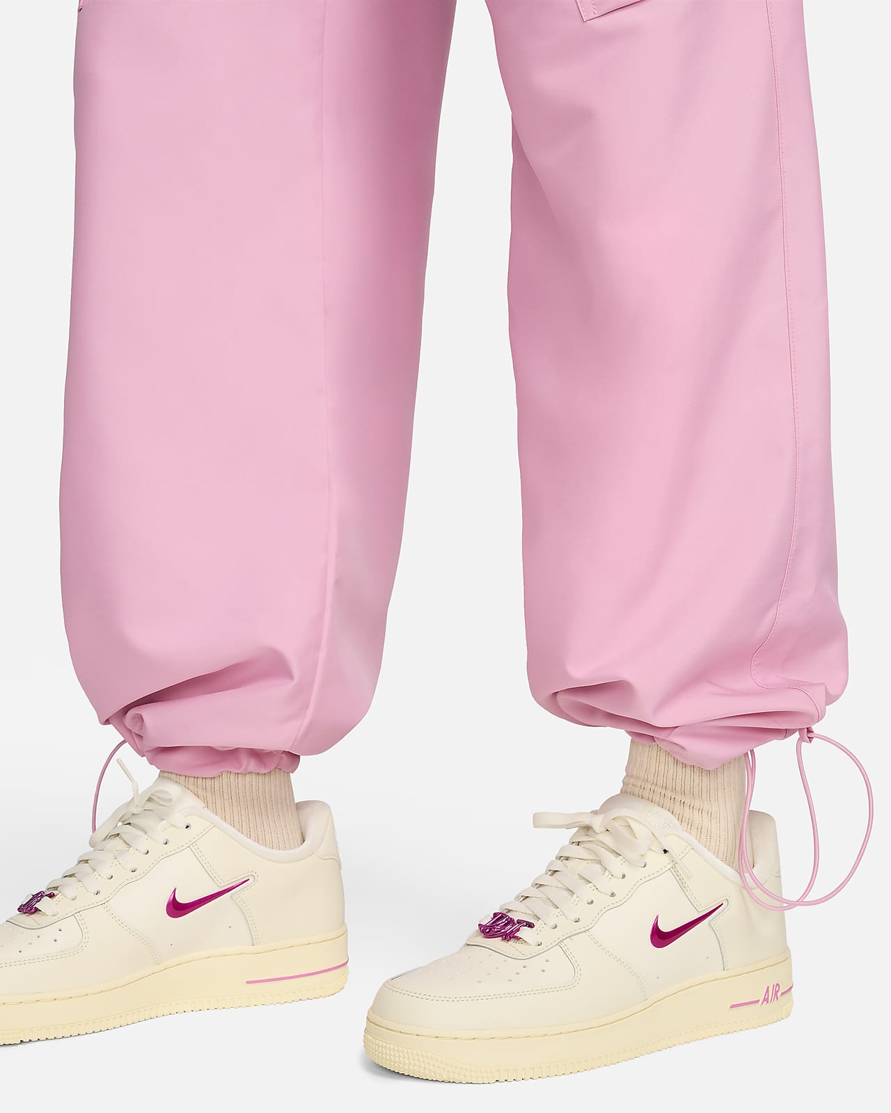 Nike Sportswear Women's Woven Cargo Trousers. Nike HR