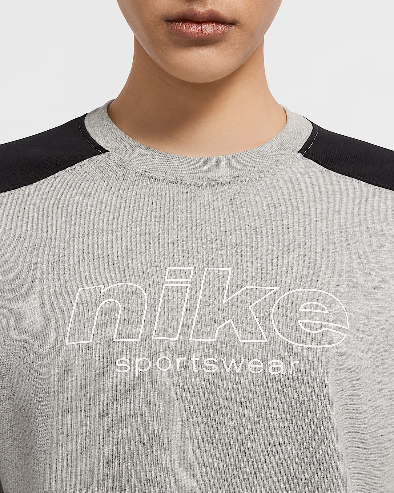 nike sportswear top