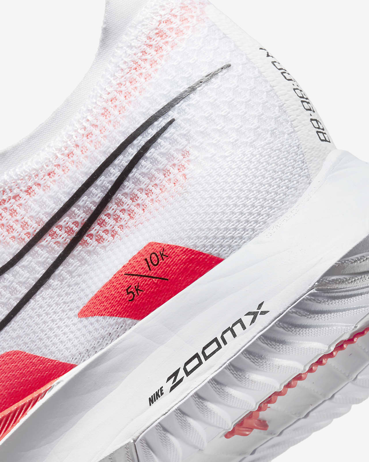 Nike ZoomX Streakfly 路跑競速鞋。Nike TW