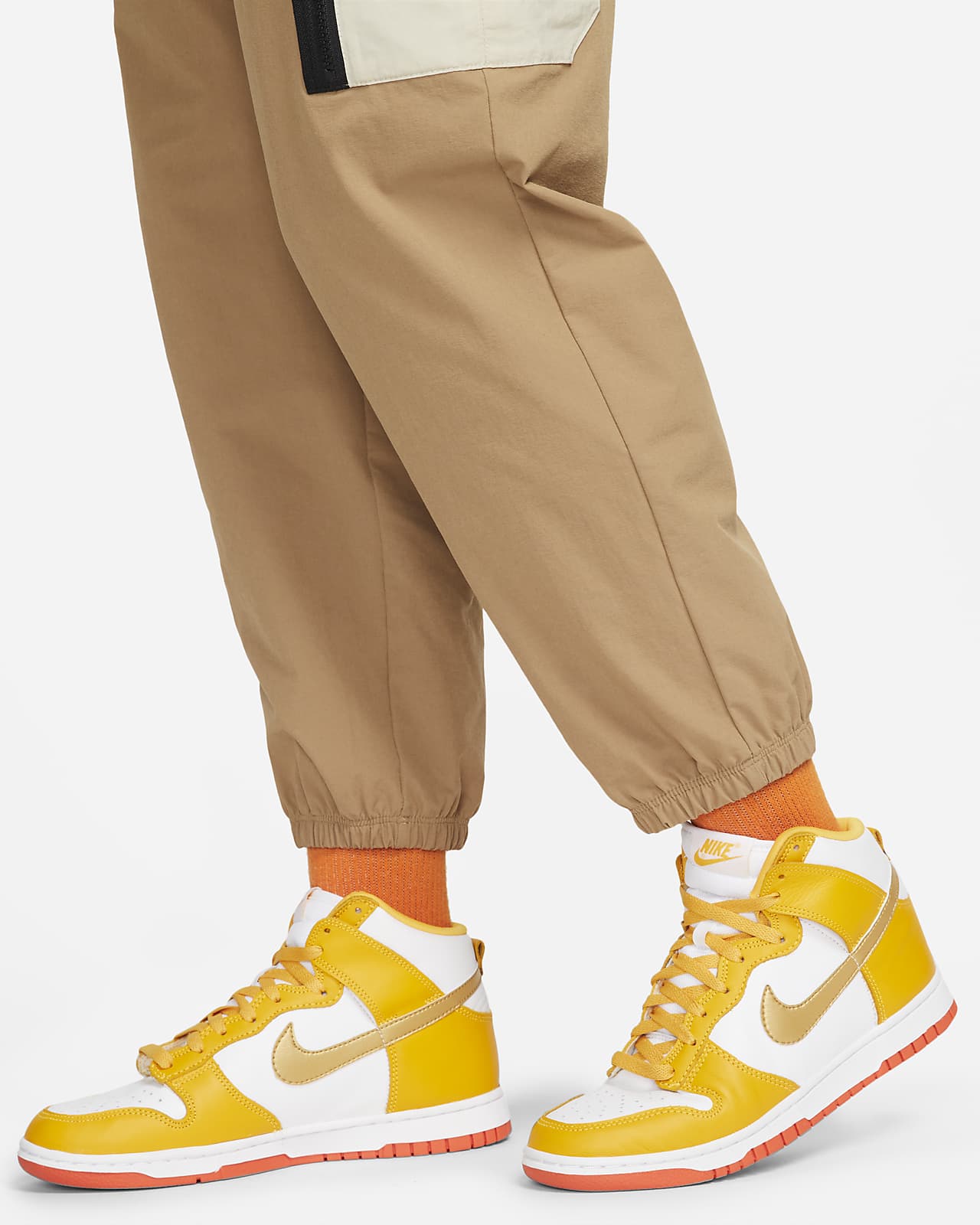 Woven Cargo Pants. Nike JP
