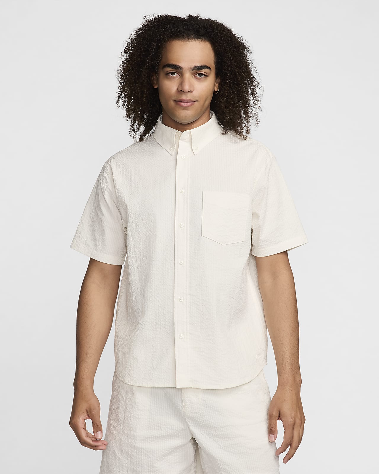 Męska koszula z krótkim rękawem z karbowanej tkaniny zapinana na guziki Nike Life