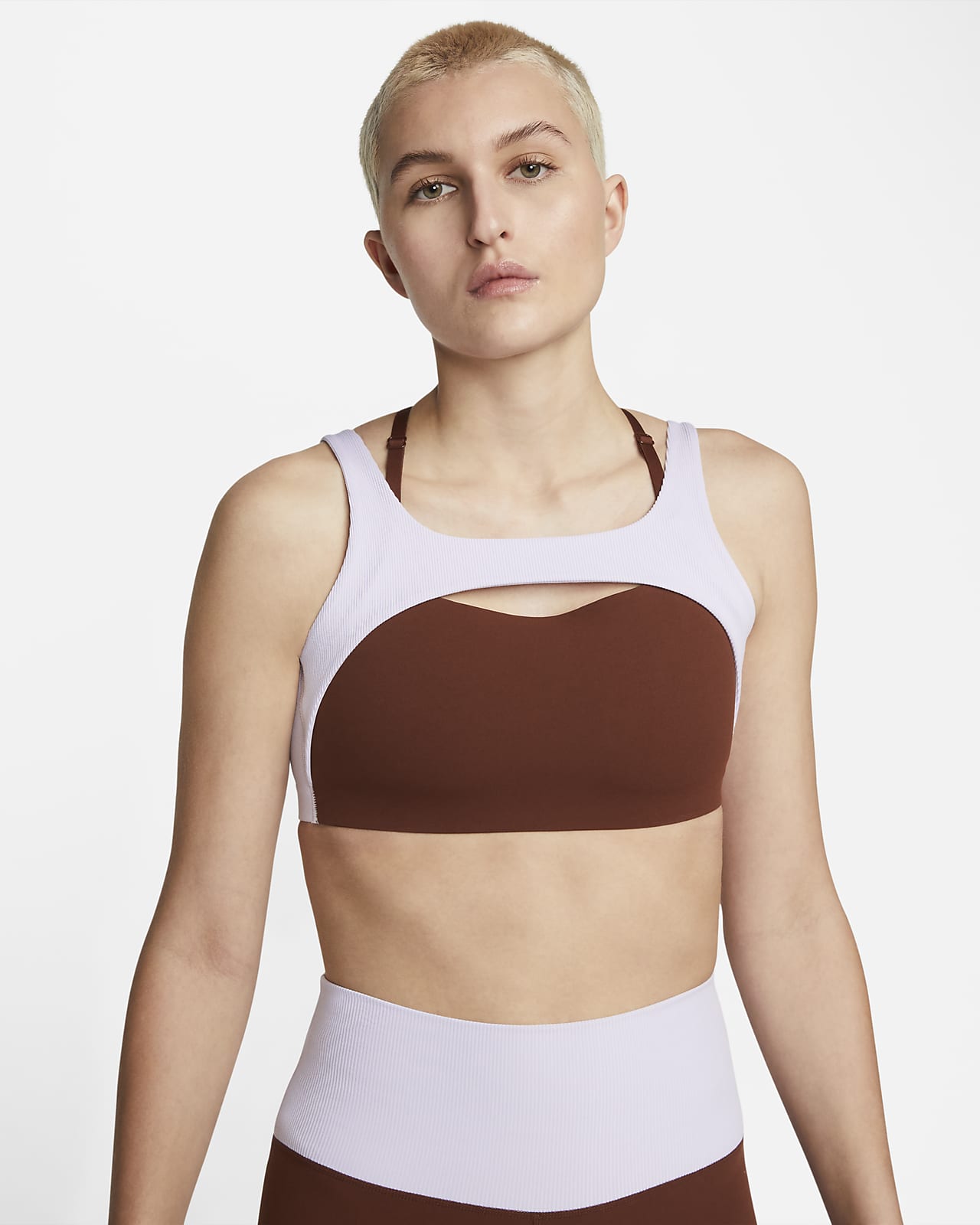 Non-Padded Ribbed Sports Bra. Nike IE