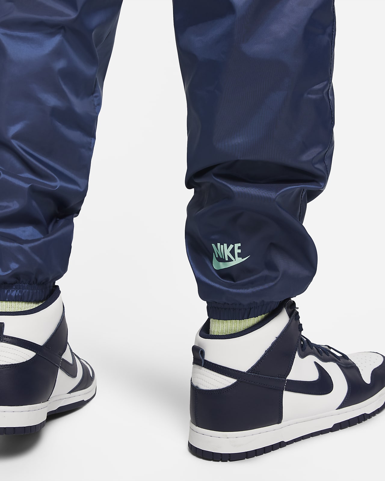 Nike Sportswear Men's Lined Winterized Trousers. Nike BE