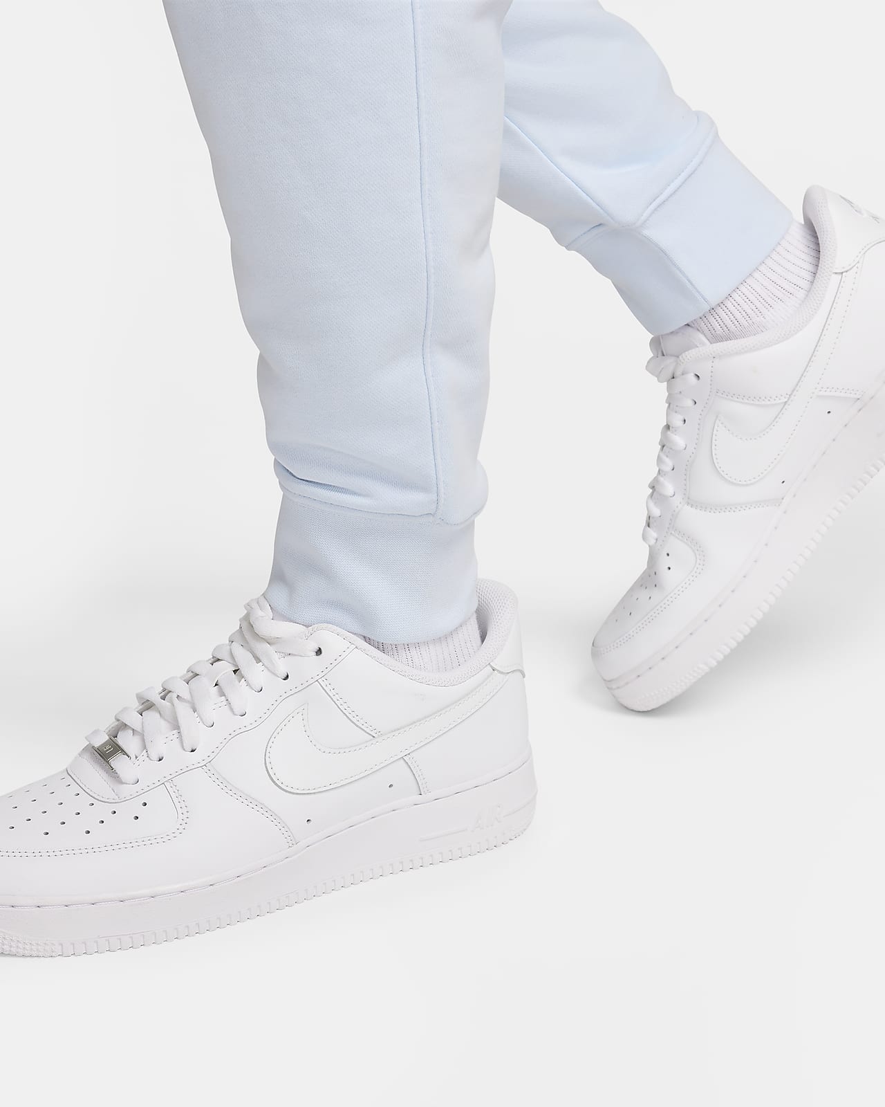 Nike air force 2025 1 low with joggers