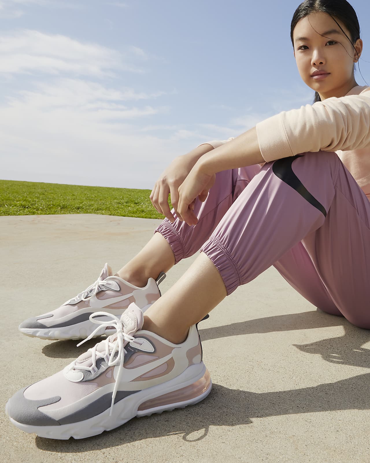 w nike react element 270