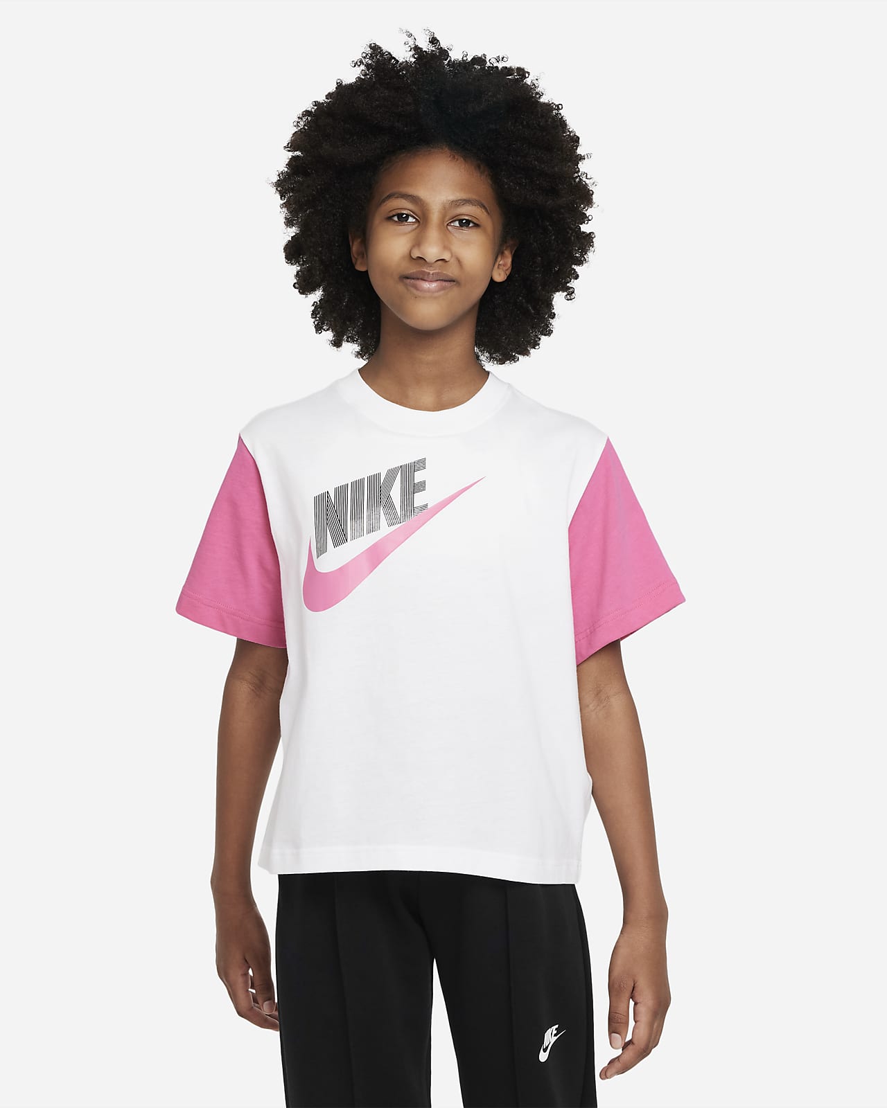 Nike Sportswear Essential Older Kids' (Girls') Boxy Dance T-Shirt. Nike GB