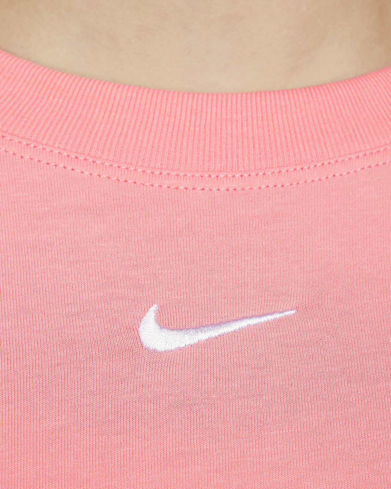 Sportswear Essentials T-Shirt. Nike.com