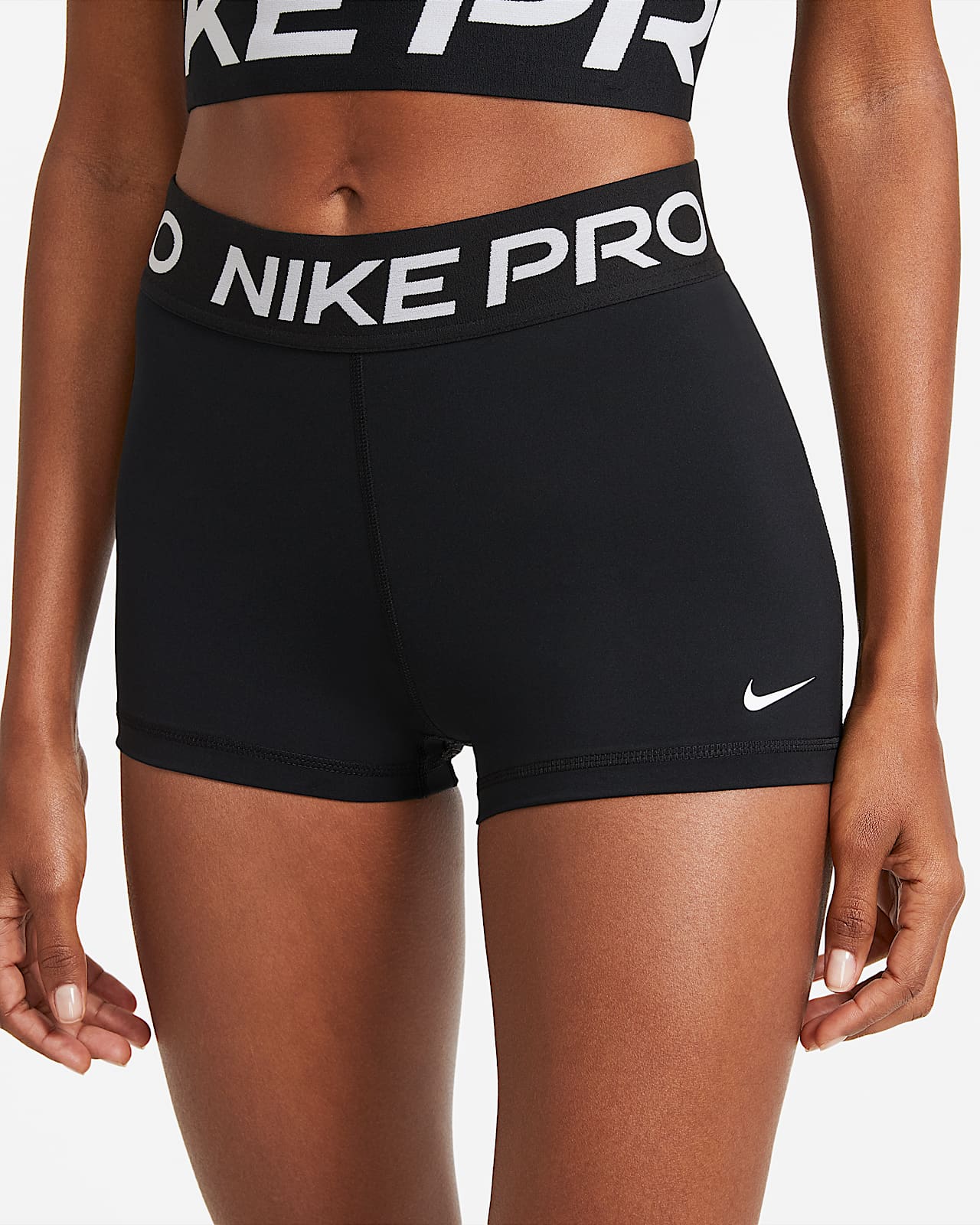 nike pro short dames zwart