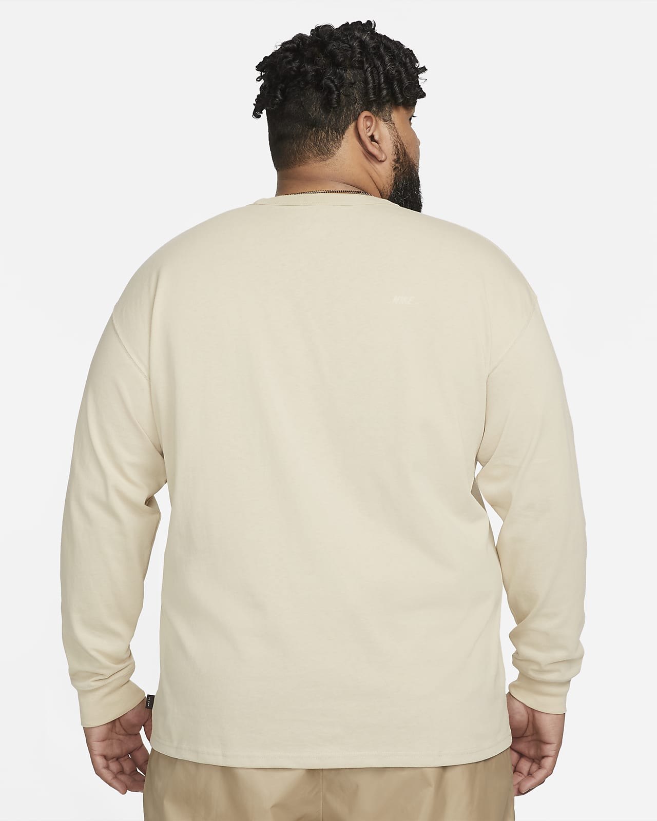 Haz un esfuerzo Nacarado Obsesión Nike Sportswear Premium Essentials Men's Long-Sleeve Pocket T-Shirt. Nike .com