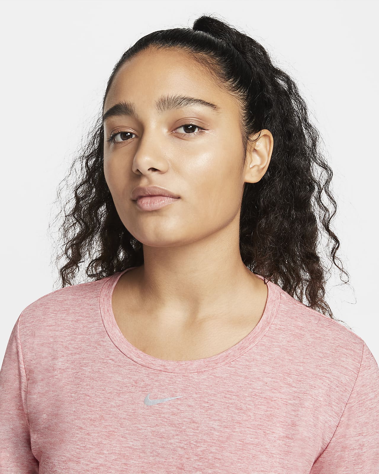 Playera de manga larga de ajuste estándar para mujer Nike Dri-FIT One Luxe.  Nike.com