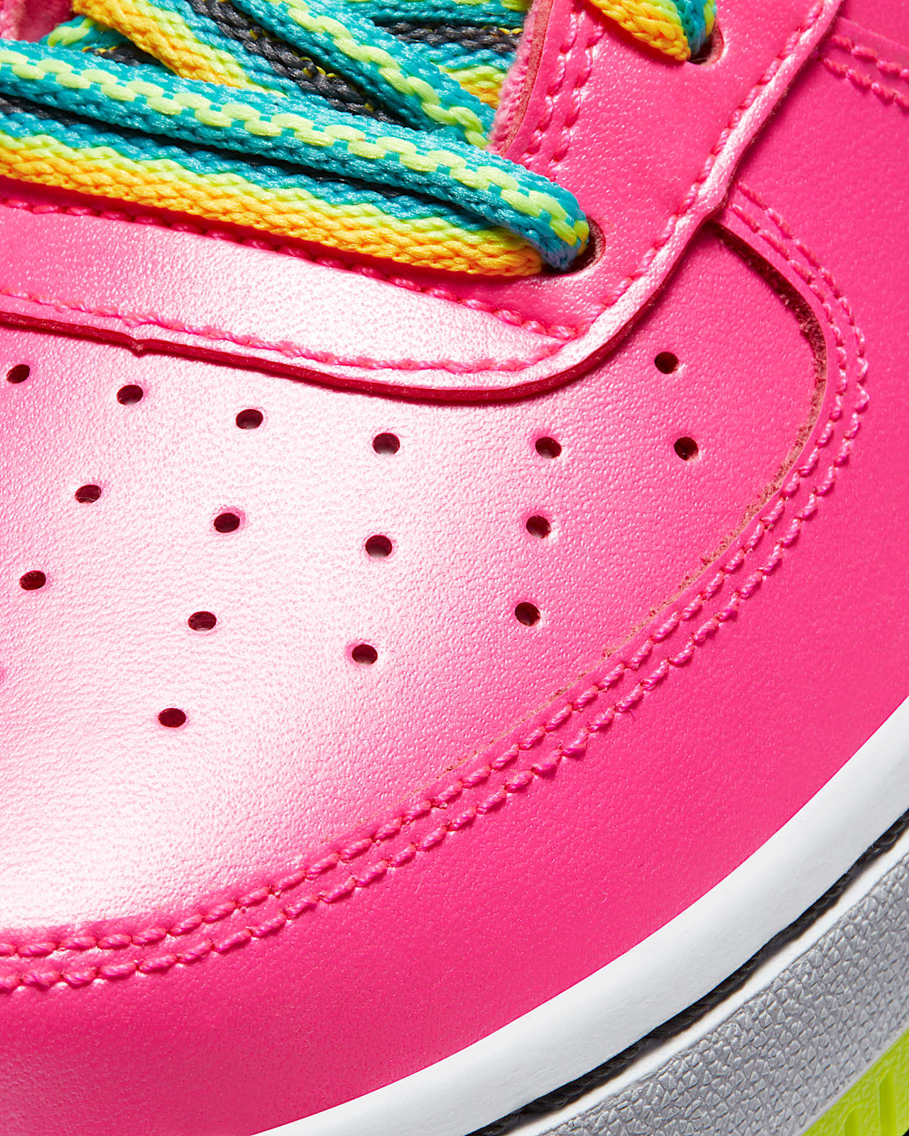 neon pink shoes nike