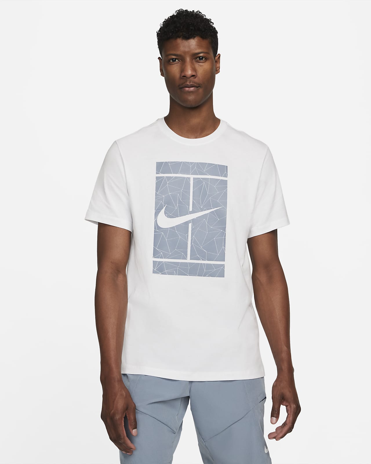 NikeCourt Seasonal T-Shirt. Nike SK