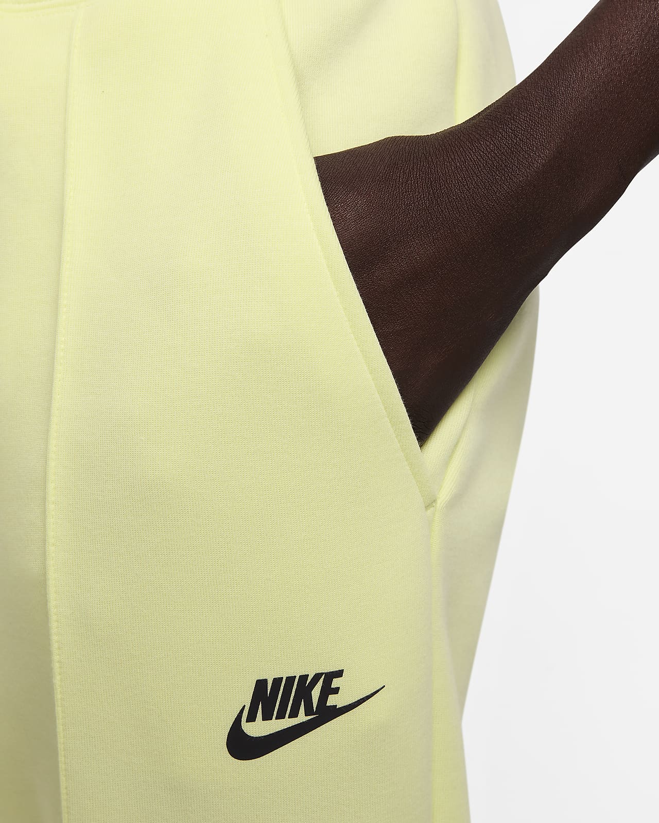 Nike Sportswear Women's Tech Fleece Deep Jungle Green Mid-Rise Joggers –  Puffer Reds