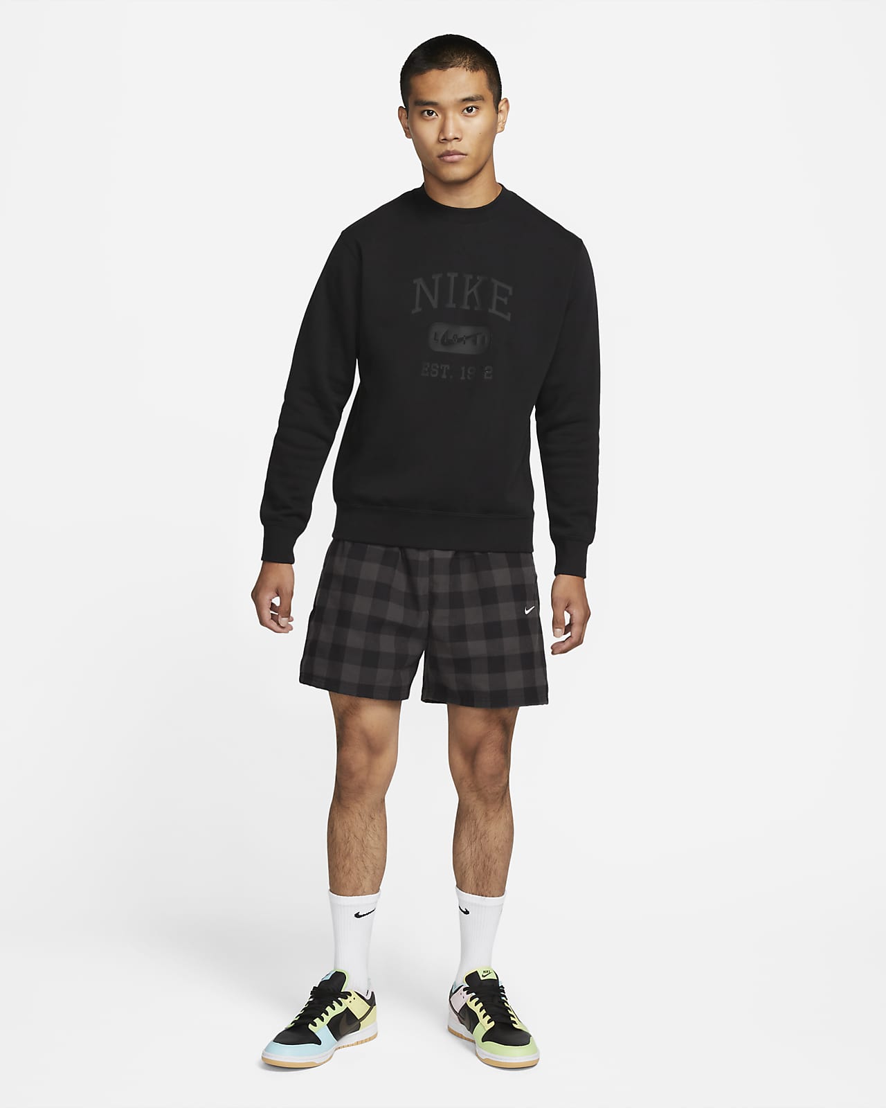 Nike Sportswear Men's Crew-Neck Sweatshirt. Nike JP