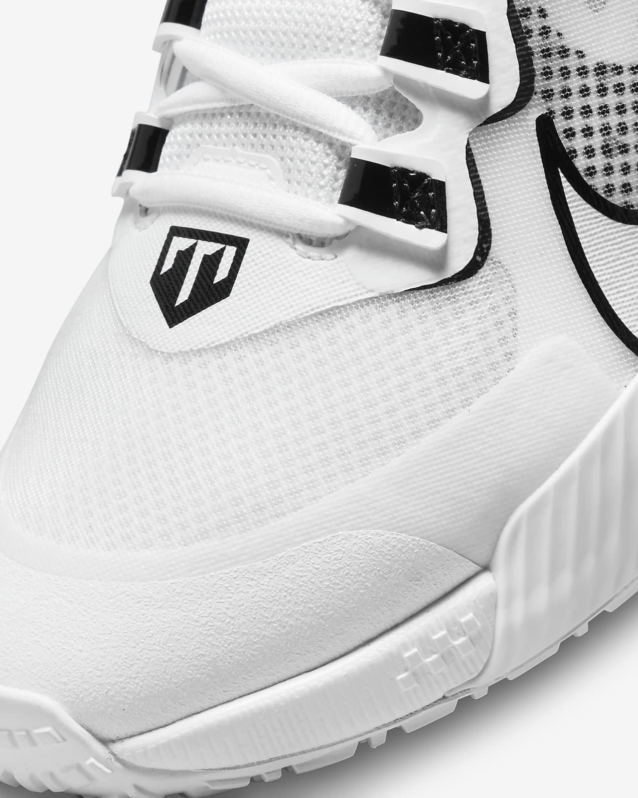 white nike baseball turf shoes