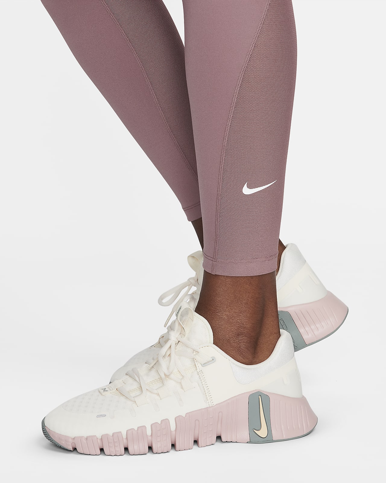 Nike Pro 365 Women's High-Waisted 7/8 Mesh Panel Leggings. Nike SI