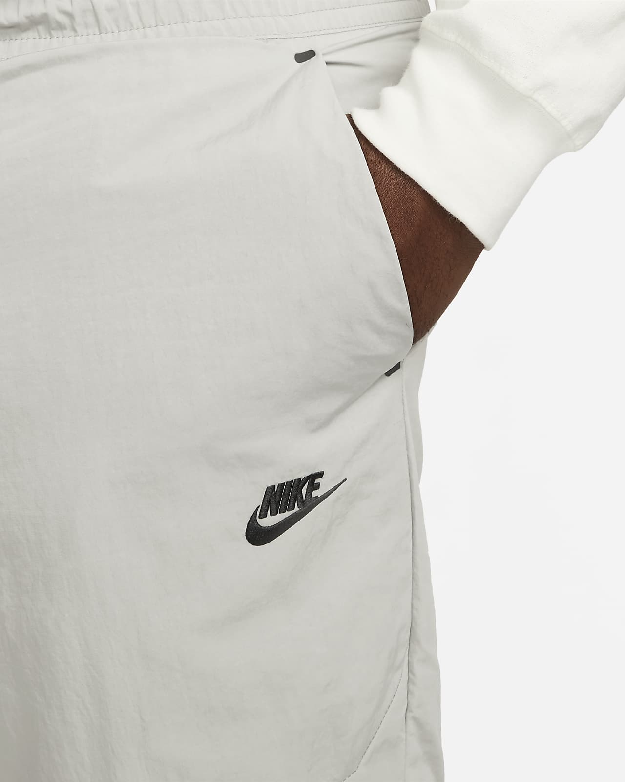 Nike Sportswear Tech Essentials Men's Lined Commuter Trousers. Nike CZ