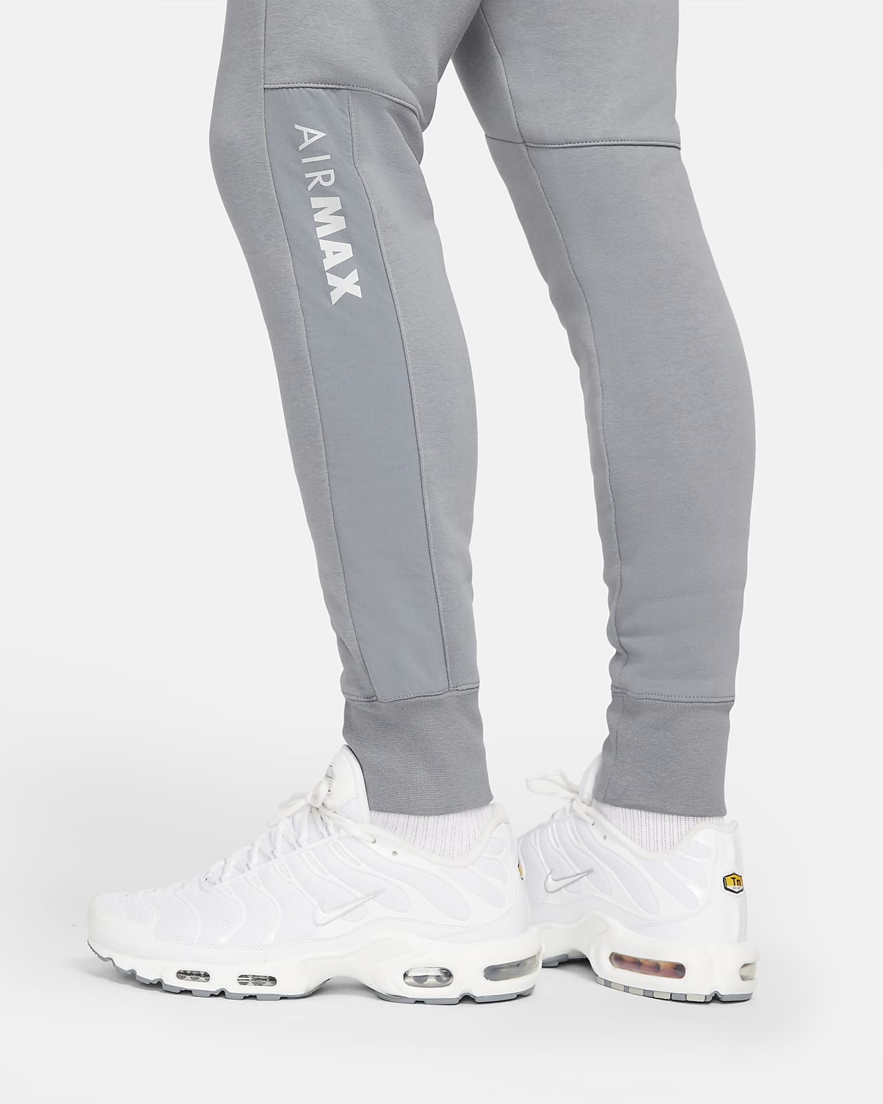 Nike Sportswear Air Max Men's Joggers الغزالي للساعات