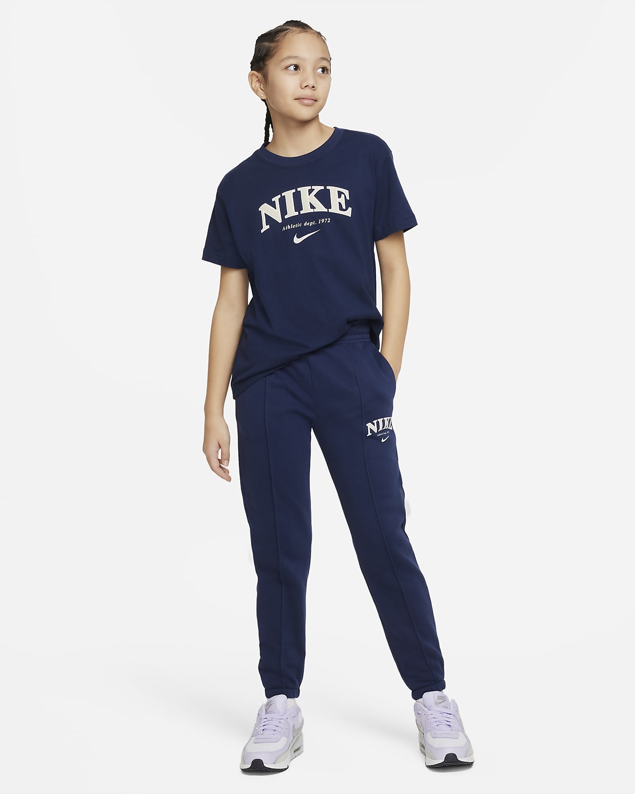 Nike Sportswear Older Kids' (Girls') T-Shirt. Nike AE