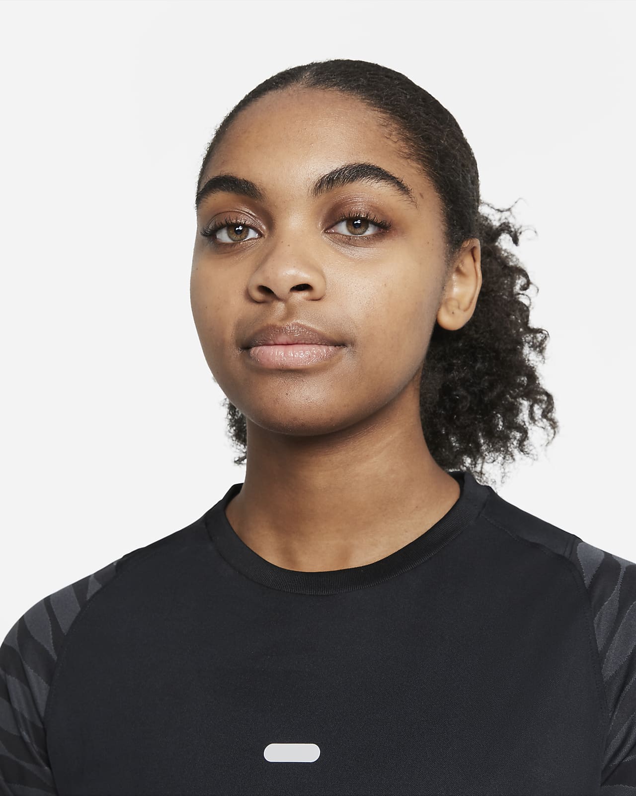 Camiseta de fútbol de manga corta para mujer Nike Dri-FIT Strike. Nike.com