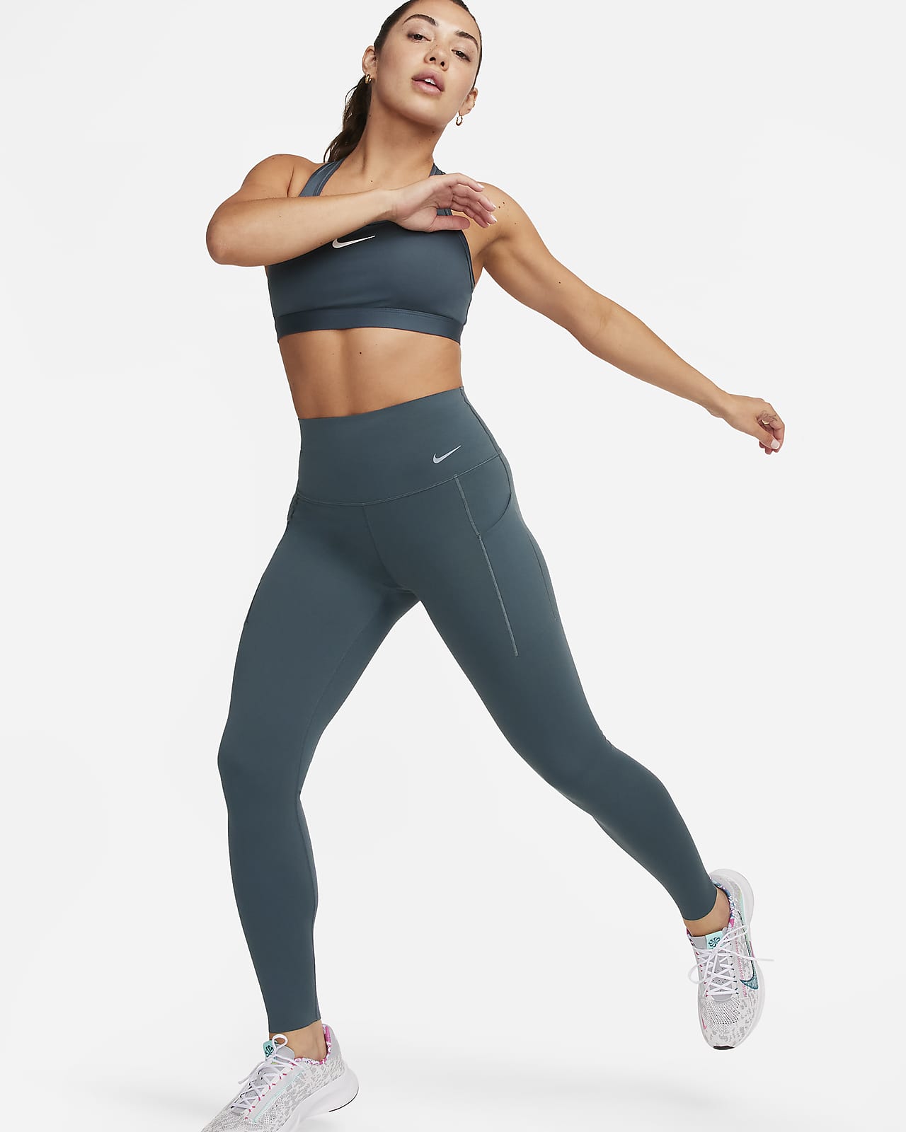 Dámské legíny Nike Universa v plné délce, s vysokým pasem, střední oporou a kapsami