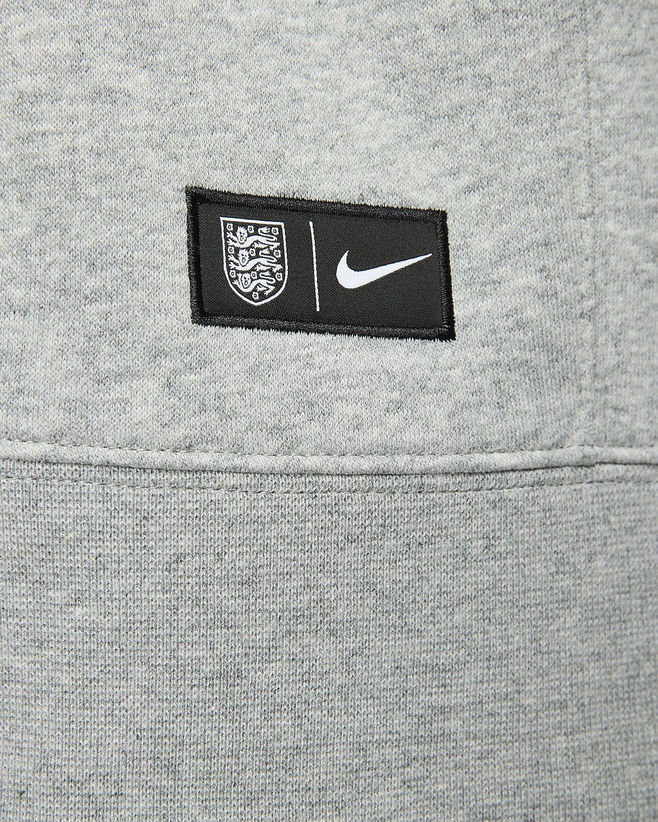 England Club Fleece Men's Sweatshirt. Nike AE