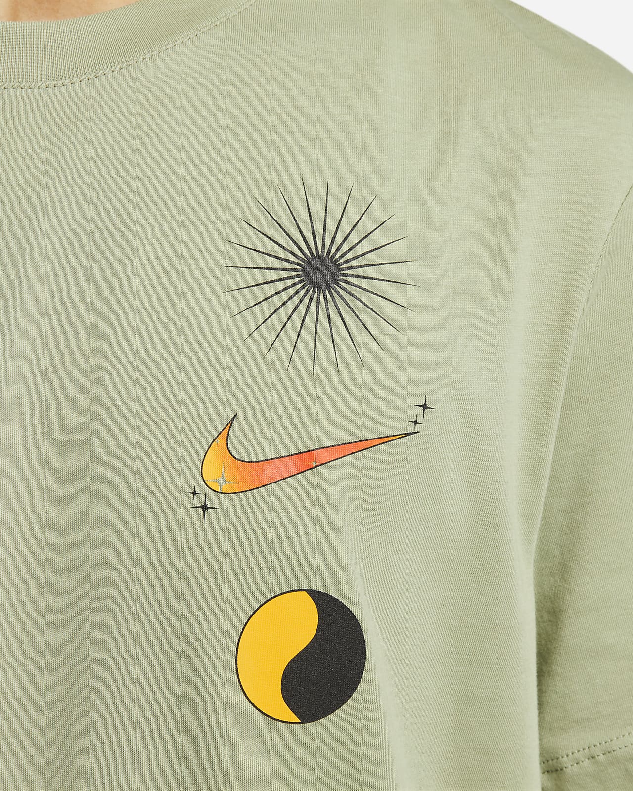 Teeshirt Nike Sportswear pour homme. Nike CH
