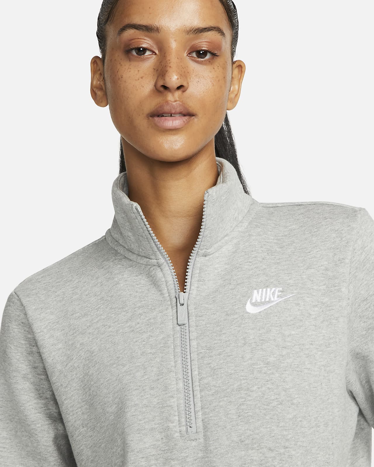 Nike Sportswear Club Women's 1/2-Zip Sweatshirt. LU