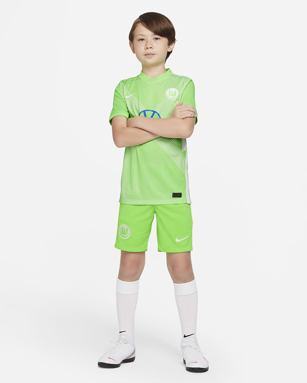 VfL Wolfsburg 2021/22 Stadium Home Older Kids' Football Shorts. Nike GB