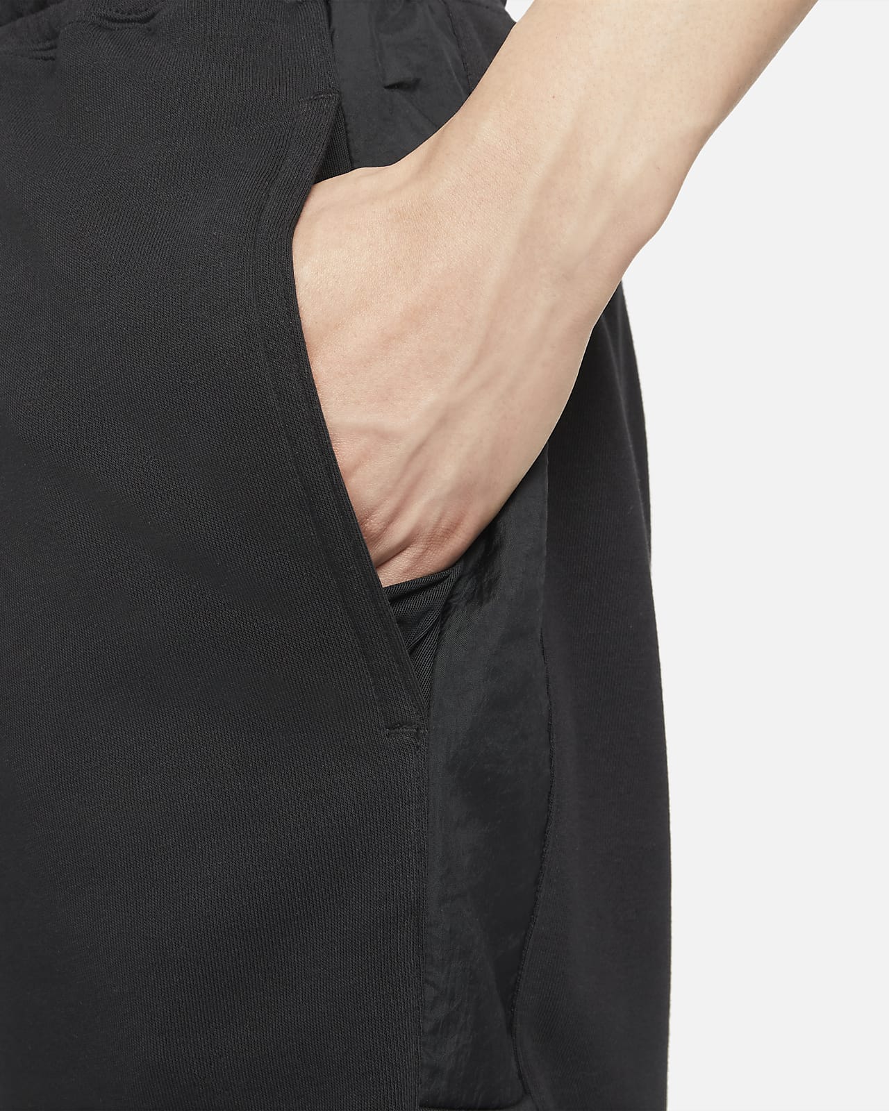 Nike Sportswear Hybrid Pantalón corto de tejido French terry. Nike ES