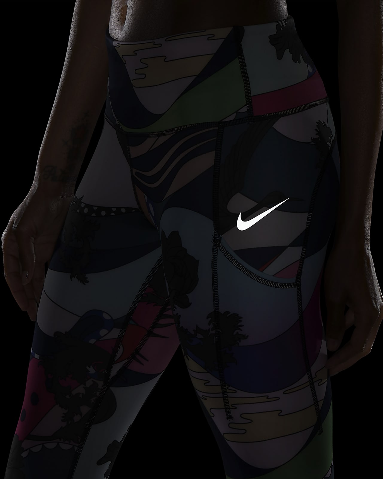 nike epic luxe icon clash