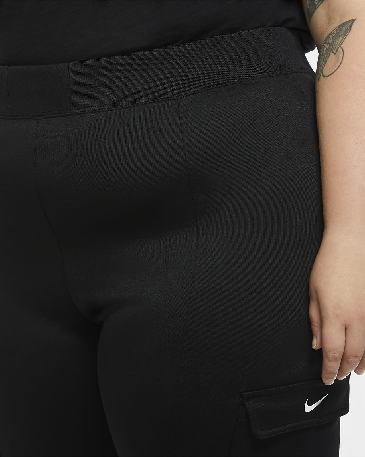 Nike Sportswear Swoosh polystrikket bukse til dame (Plus Nike Sportswear Swoosh polystrikket bukse til dame (Plus