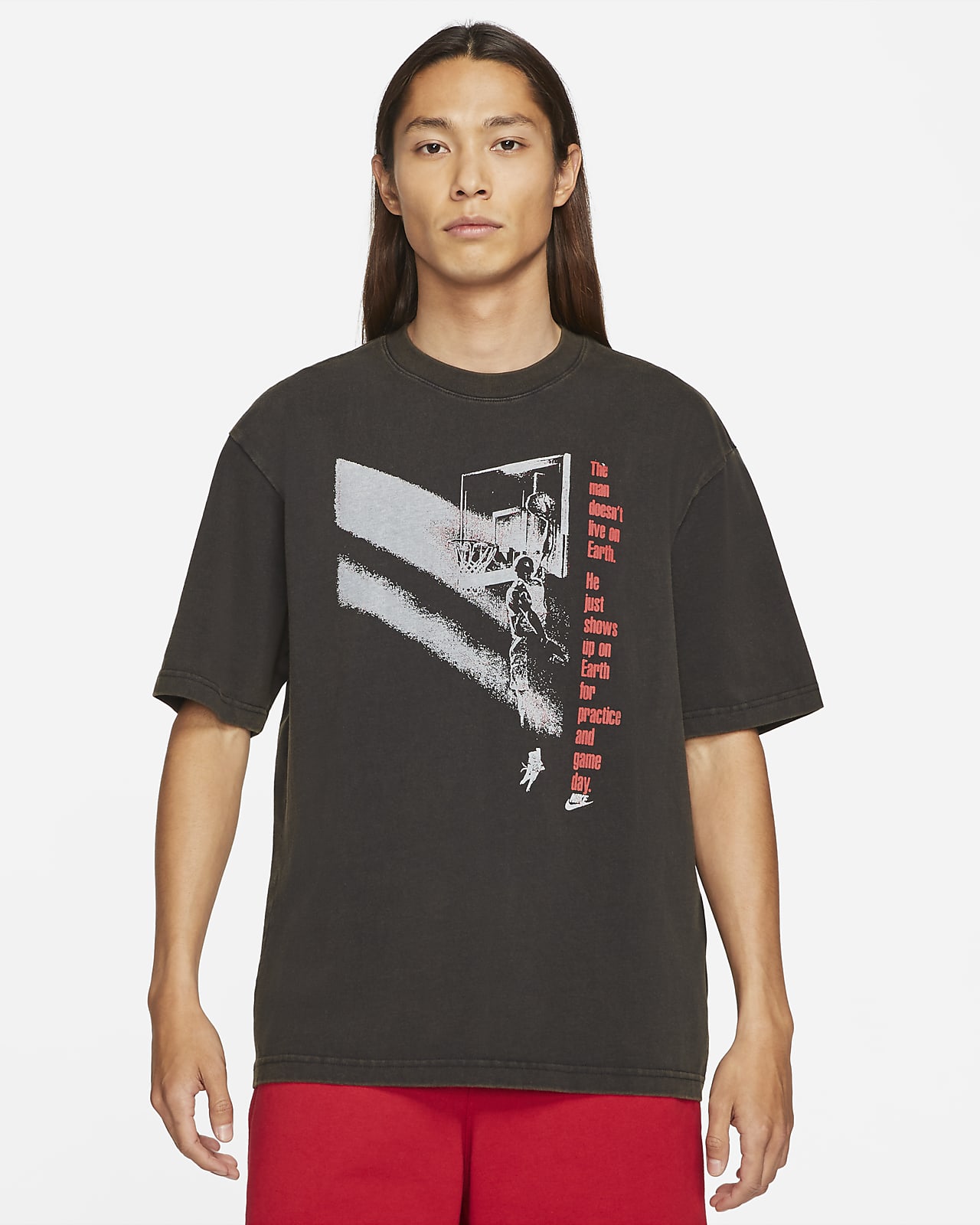 Short-Sleeve Graphic T-Shirt. Nike JP