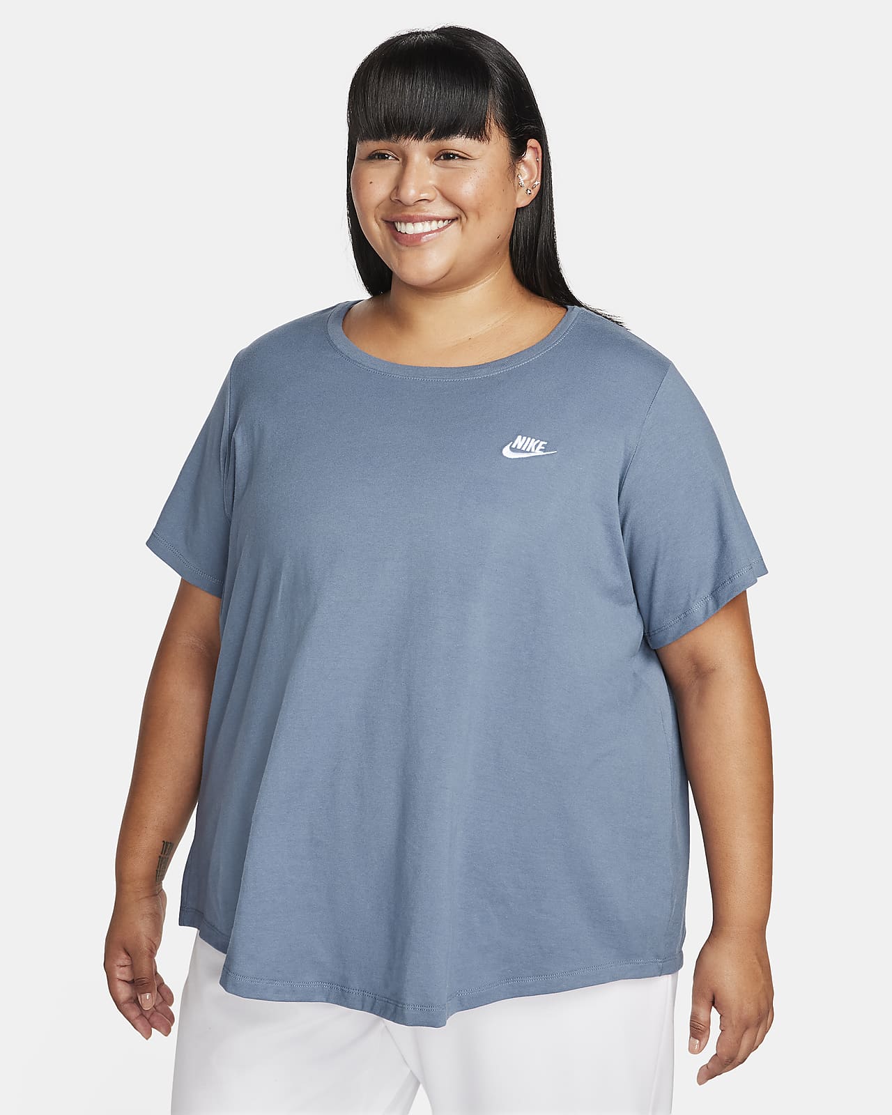 Nike Sportswear Club Essentials Women's T-Shirt