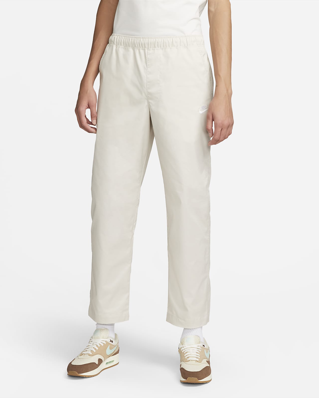 Nike Club Men's Woven Straight Leg Trousers. Nike AE