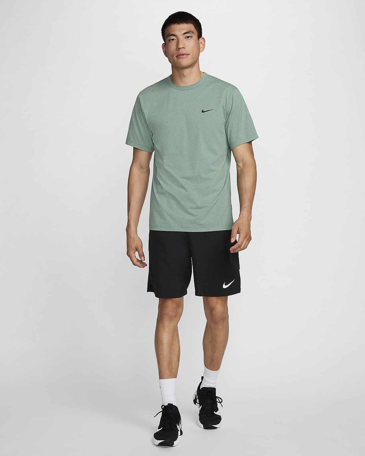 Camisola versátil de manga curta Dri-FIT UV Nike Hyverse para homem. Nike PT