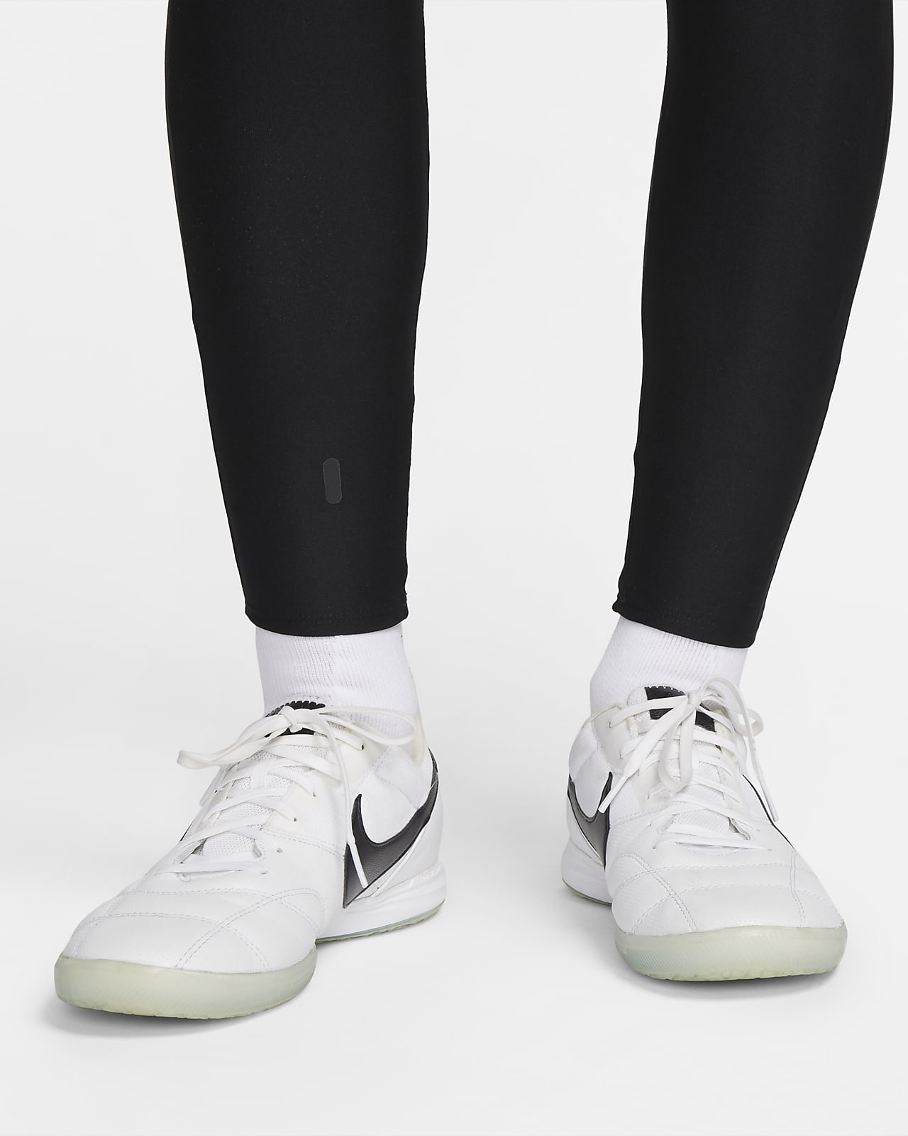 Liverpool F.C. Elite Women's Nike Dri-FIT ADV Football Pants. Nike LU