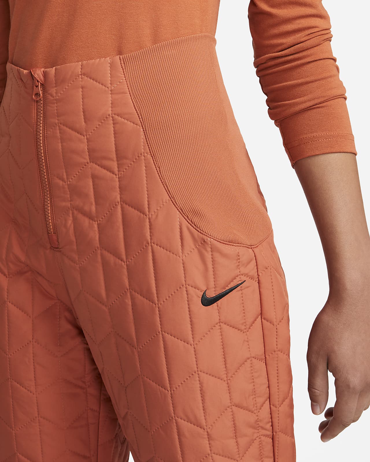 Quilted Woven High-Rise Trousers. Nike IE