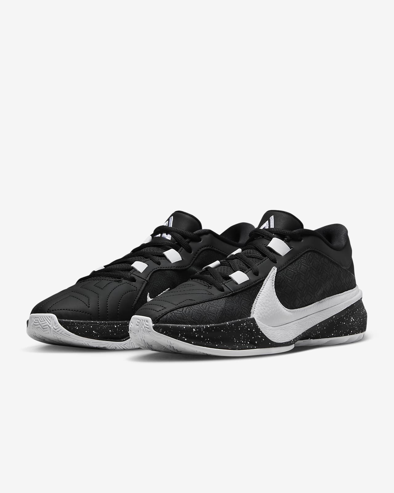 Men's nike black clearance and white basketball shoes