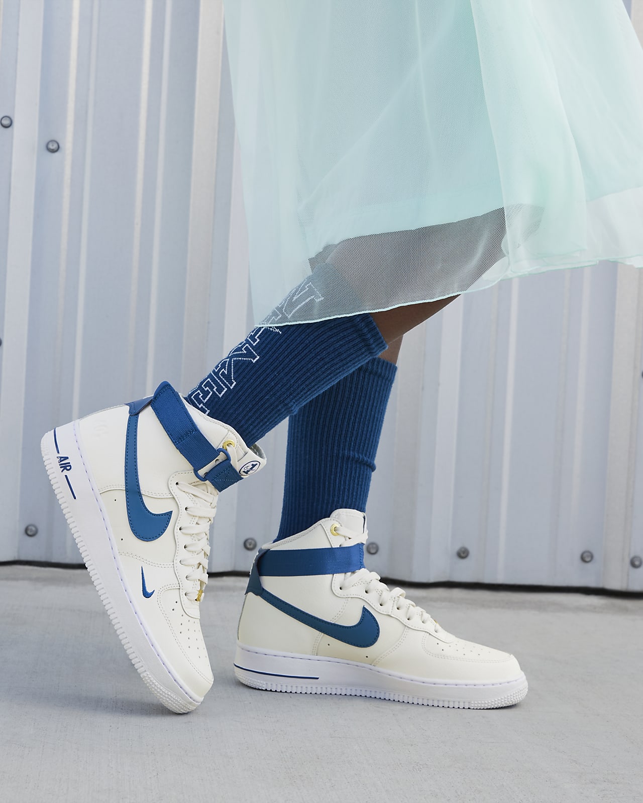 Nike Air Force High SE Zapatillas - Mujer. Nike