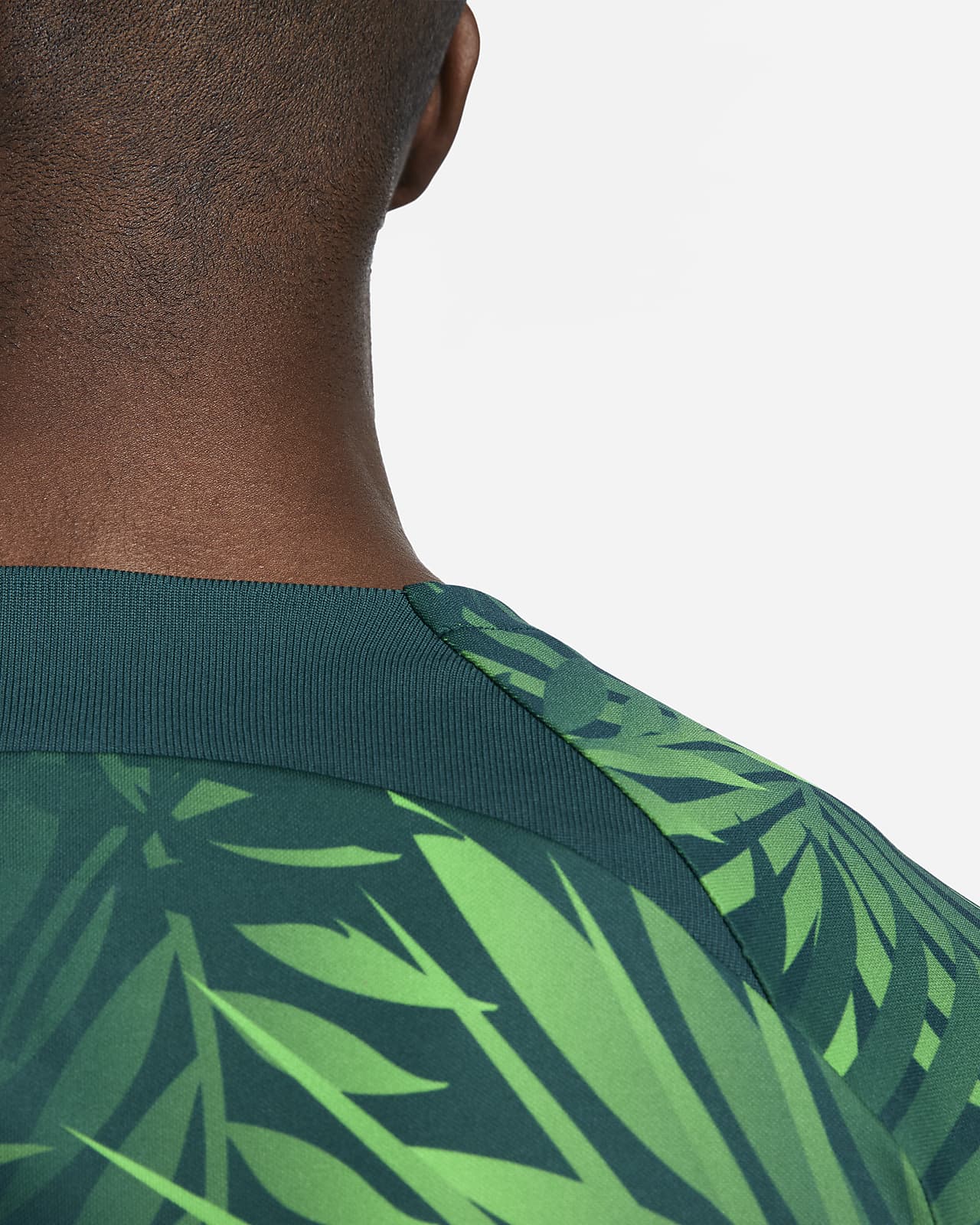 Camiseta Nike Brasil Academy Pro Masculina - Verde
