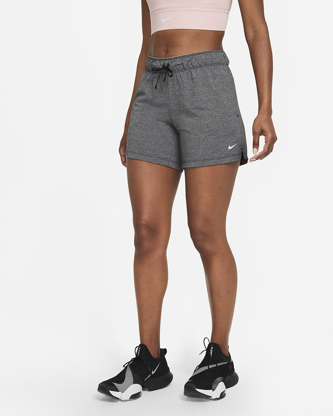 Shorts de entrenamiento para mujer Nike Dri-FIT Attack. Nike.com