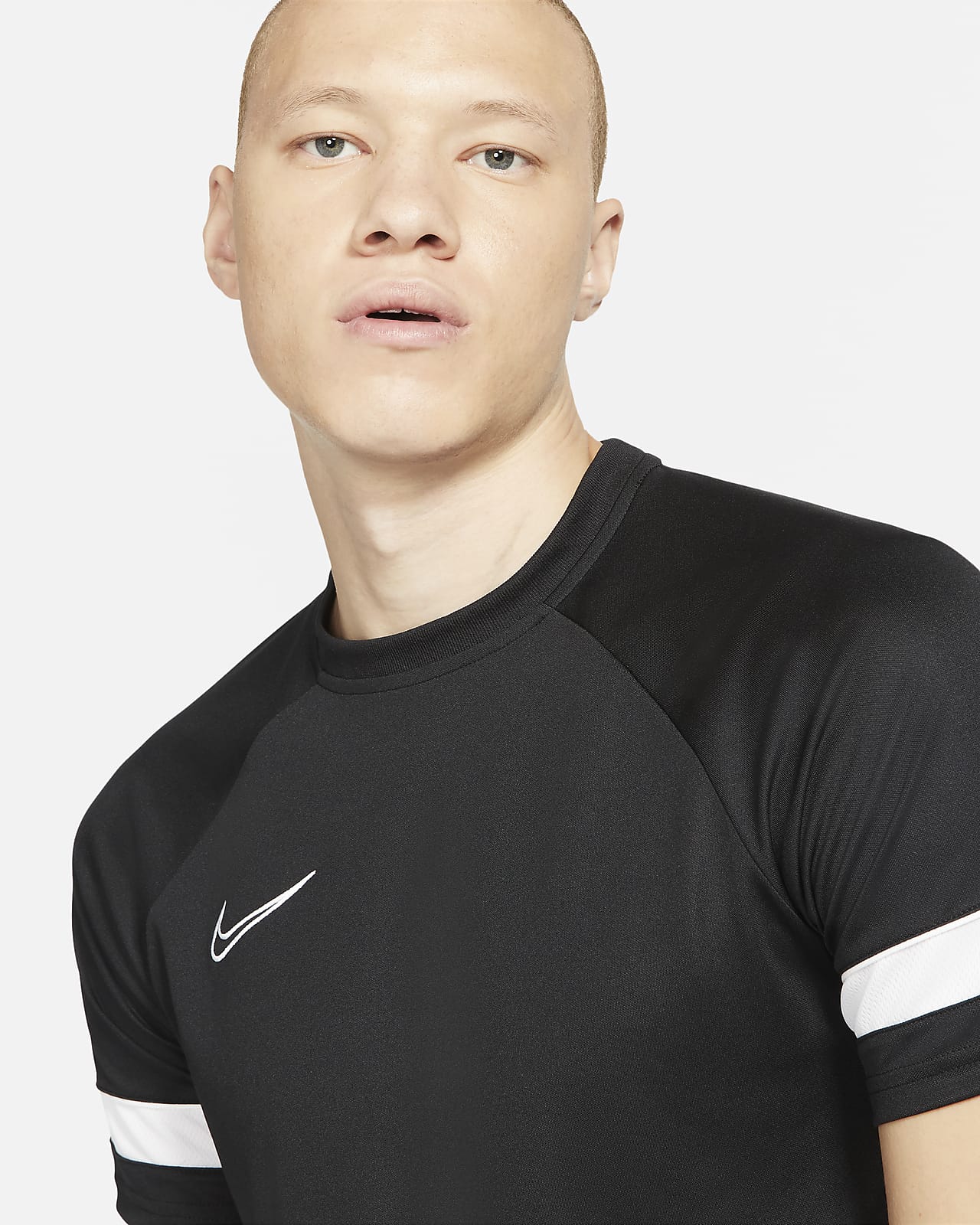 Nike Dri-FIT Academy Men's Short-Sleeve Football Top. Nike MY