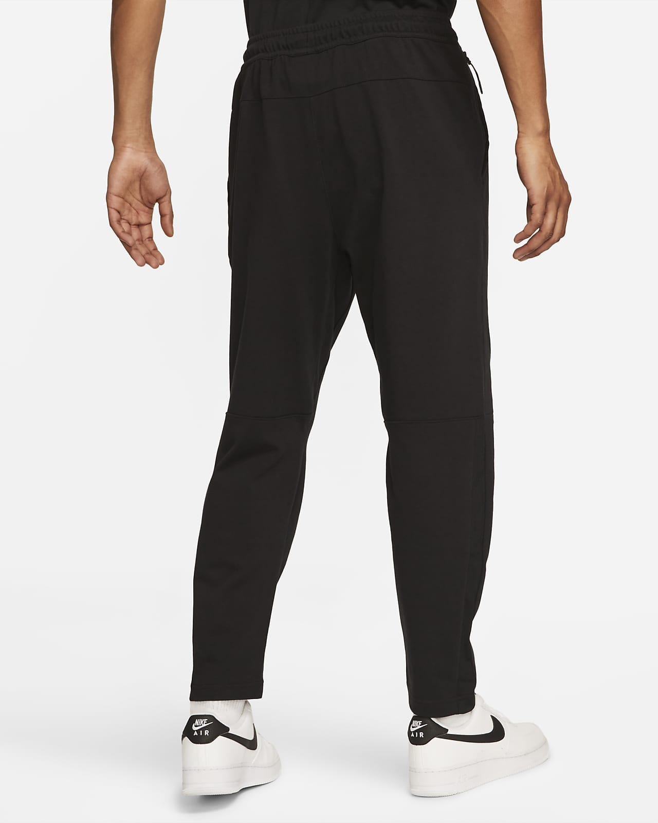 Pantaloni leggeri con orlo aperto Nike Sportswear – Uomo. Nike IT