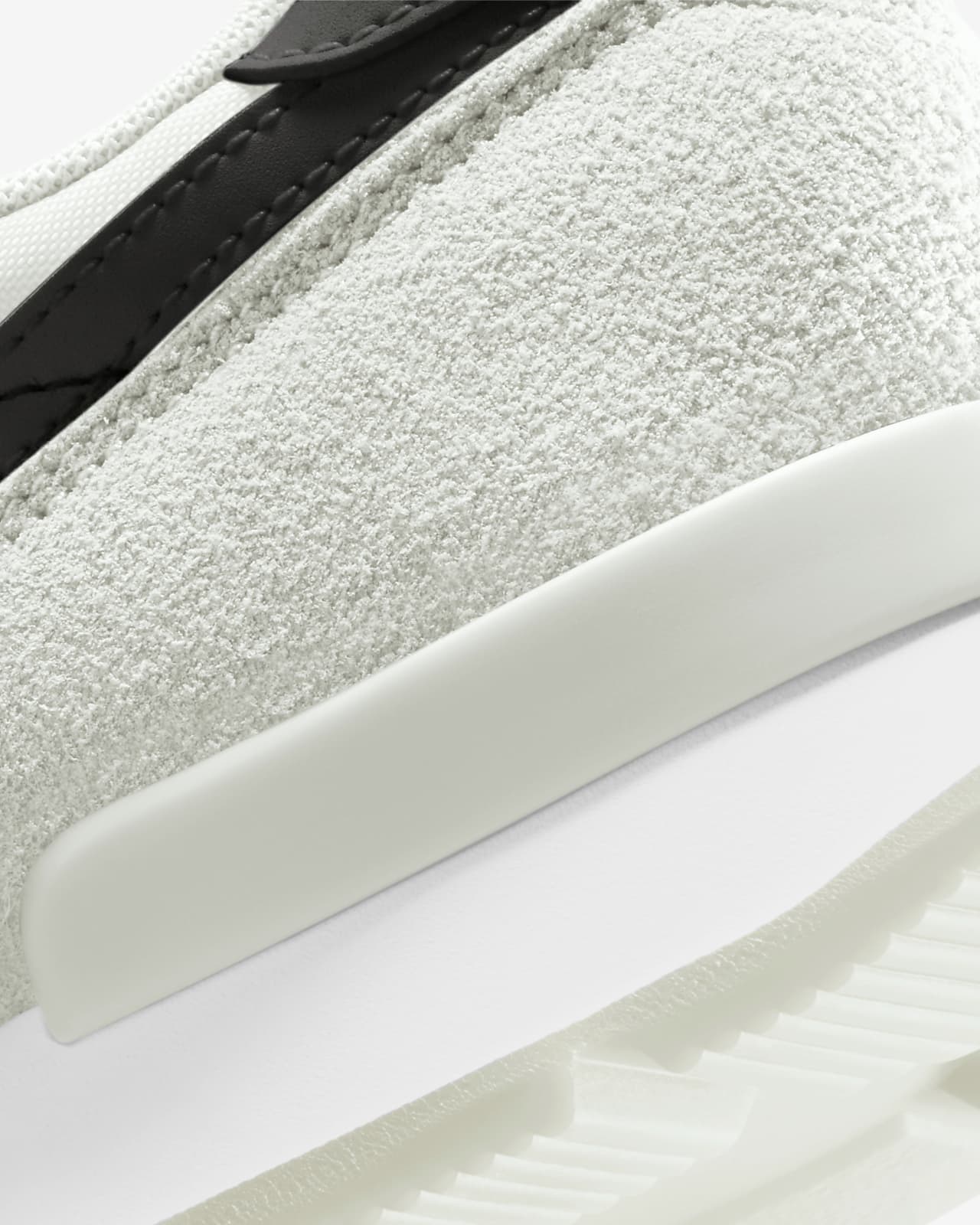 nike internationalist trainers white