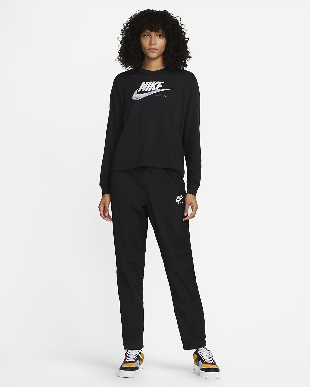Nike Sportswear Women's Long-Sleeve T-Shirt. Nike AE