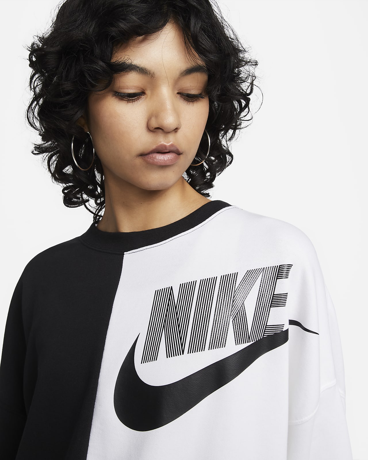 Nike Sportswear Over-Oversized Fleece Dance Sweatshirt. Nike CH