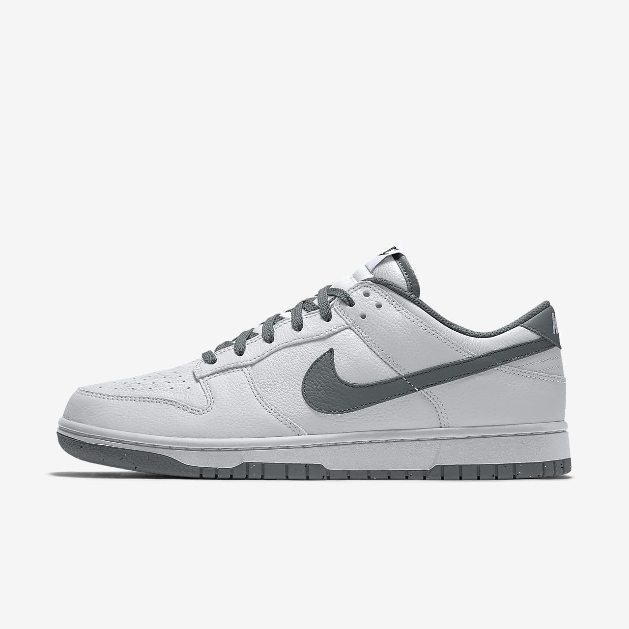 Chaussure personnalisable Nike Dunk Low By You pour Homme. Nike BE