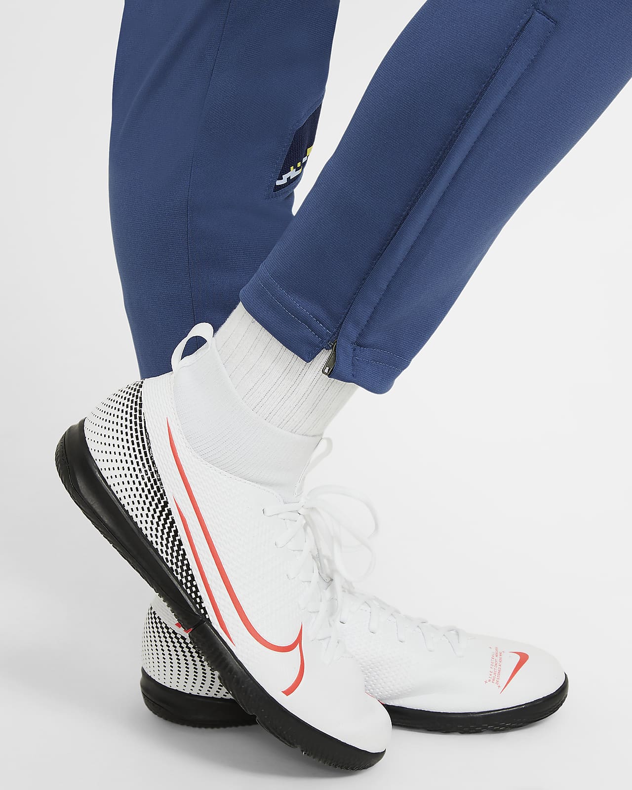 nike tottenham trainers